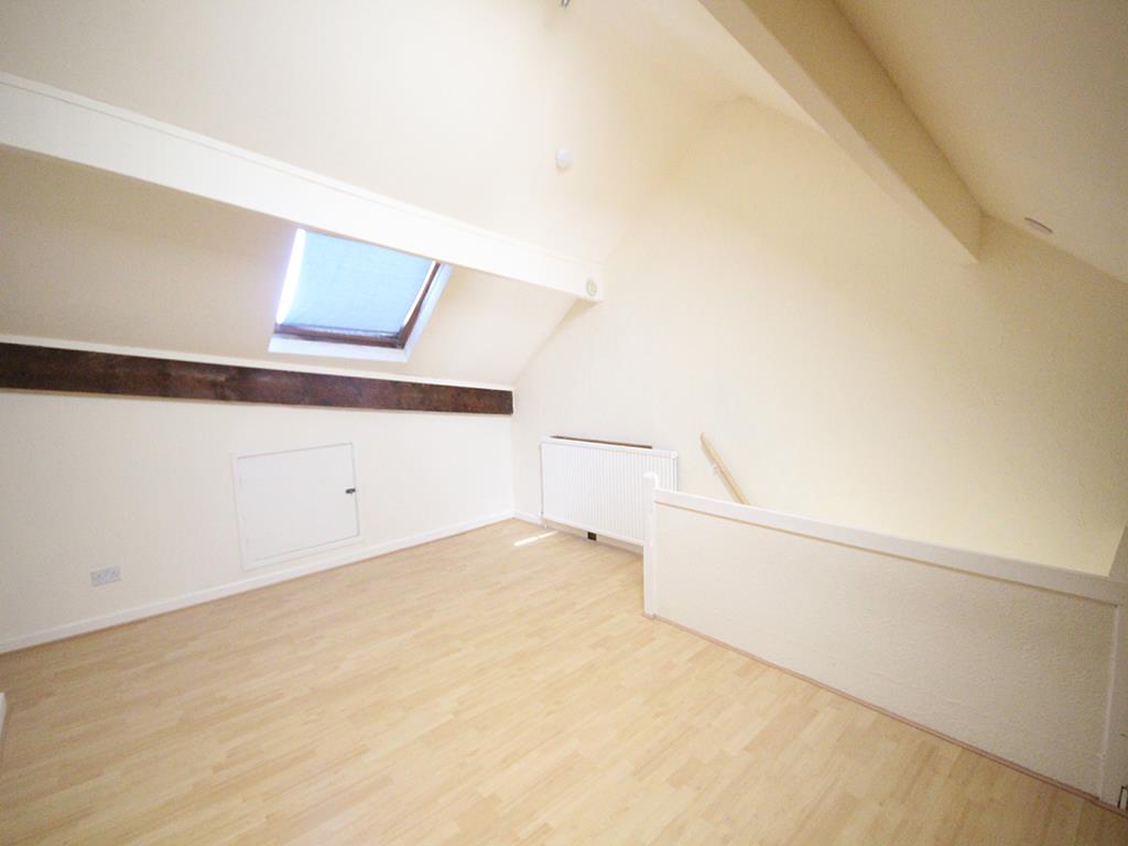 3 bedroom terraced house To Let in Barnoldswick - IMG_2191.jpg